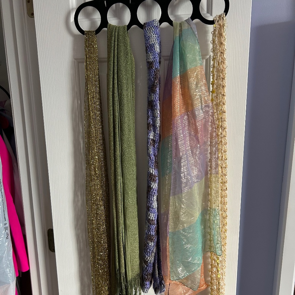 7 Piece Assortment of Scarves